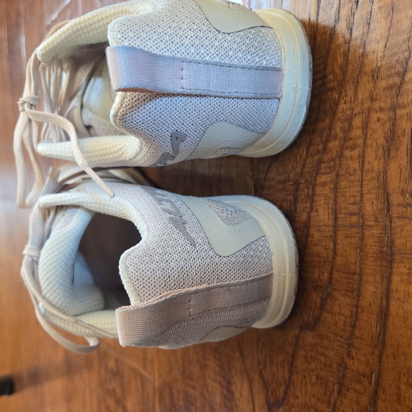 Altra Innerflex Zero Drop Athletic Shoes - Picture 2 of 6